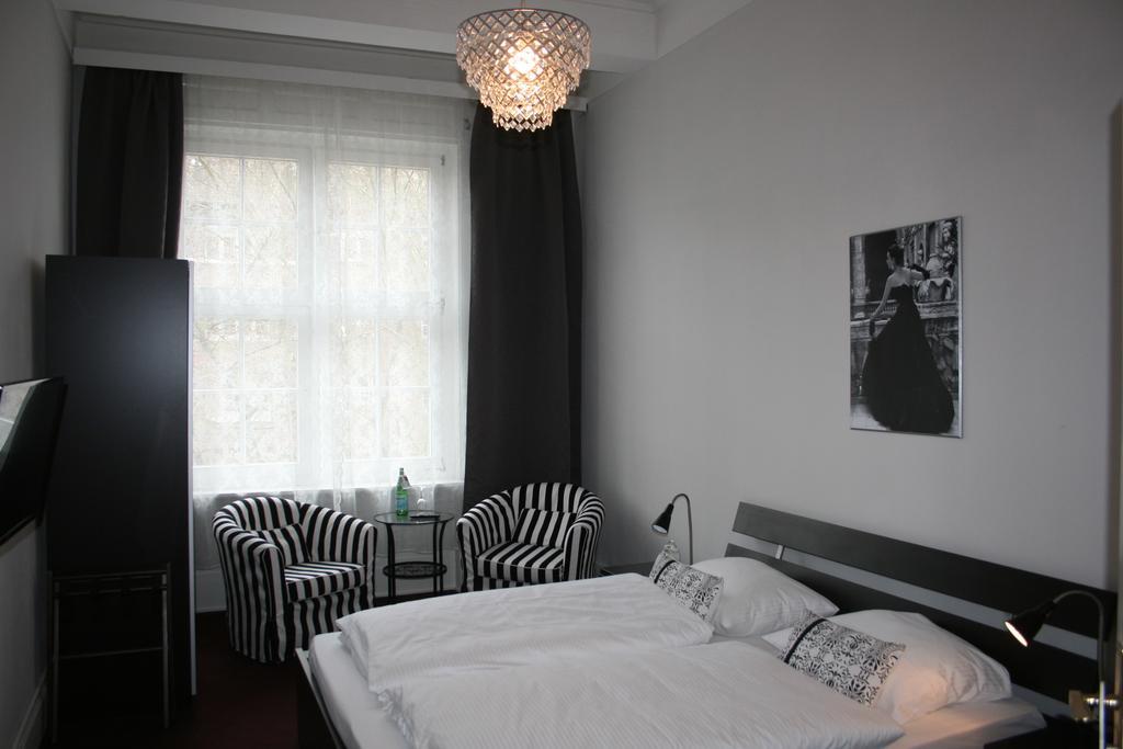 Hotel Fresena Im Dammtorpalais Hamburgo Habitación foto